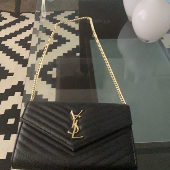 Need money - Picture 2 of 3